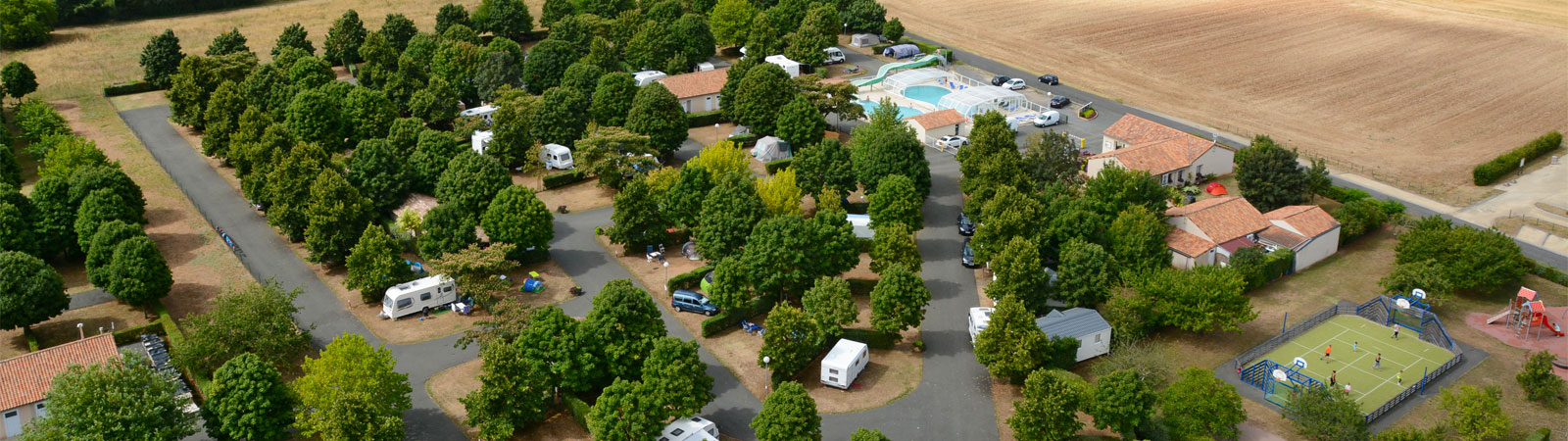 Camping le futuriste vue de haut